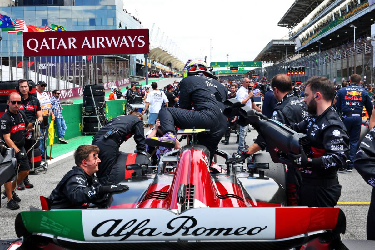 Zhou Guanyu (CHN) Alfa Romeo F1 Team C43 on the grid. 05.11.2023. Formula 1 World Championship, Rd 21, Brazilian Grand Prix, Sao Paulo, Brazil, Race Day. - www.xpbimages.com, EMail: requests@xpbimages.com © Copyright: Batchelor / XPB Images
