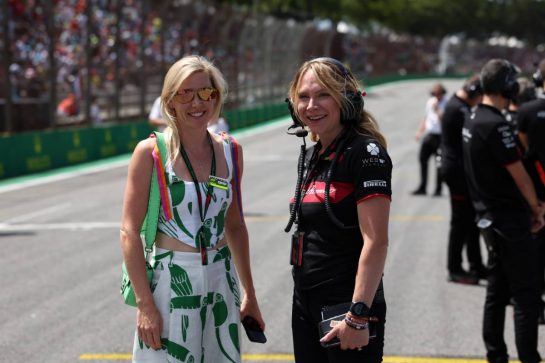 (L to R): Tiffany Cromwell (AUS) Professional Cyclist and Ruth Buscombe (GBR) Alfa Romeo F1 Team Head of Race Strategy on the grid.
05.11.2023. Formula 1 World Championship, Rd 21, Brazilian Grand Prix, Sao Paulo, Brazil, Race Day.
- www.xpbimages.com, EMail: requests@xpbimages.com © Copyright: Batchelor / XPB Images