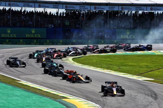 Max Verstappen (NLD) Red Bull Racing RB19 leads at the race restart.
05.11.2023. Formula 1 World Championship, Rd 21, Brazilian Grand Prix, Sao Paulo, Brazil, Race Day.
- www.xpbimages.com, EMail: requests@xpbimages.com © Copyright: Batchelor / XPB Images