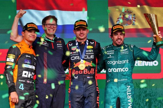 The podium (L to R): Lando Norris (GBR) McLaren, second; Jeff Calam (GBR) Red Bull Racing Senior Projects Engineer; Max Verstappen (NLD) Red Bull Racing, race winner; Fernando Alonso (ESP) Aston Martin F1 Team, third.
05.11.2023. Formula 1 World Championship, Rd 21, Brazilian Grand Prix, Sao Paulo, Brazil, Race Day.
- www.xpbimages.com, EMail: requests@xpbimages.com © Copyright: Batchelor / XPB Images