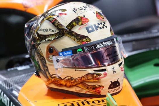The helmet of Lando Norris (GBR) McLaren.
16.11.2023. Formula 1 World Championship, Rd 22, Las Vegas Grand Prix, Las Vegas, Nevada, USA, Practice Day.
- www.xpbimages.com, EMail: requests@xpbimages.com © Copyright: Batchelor / XPB Images