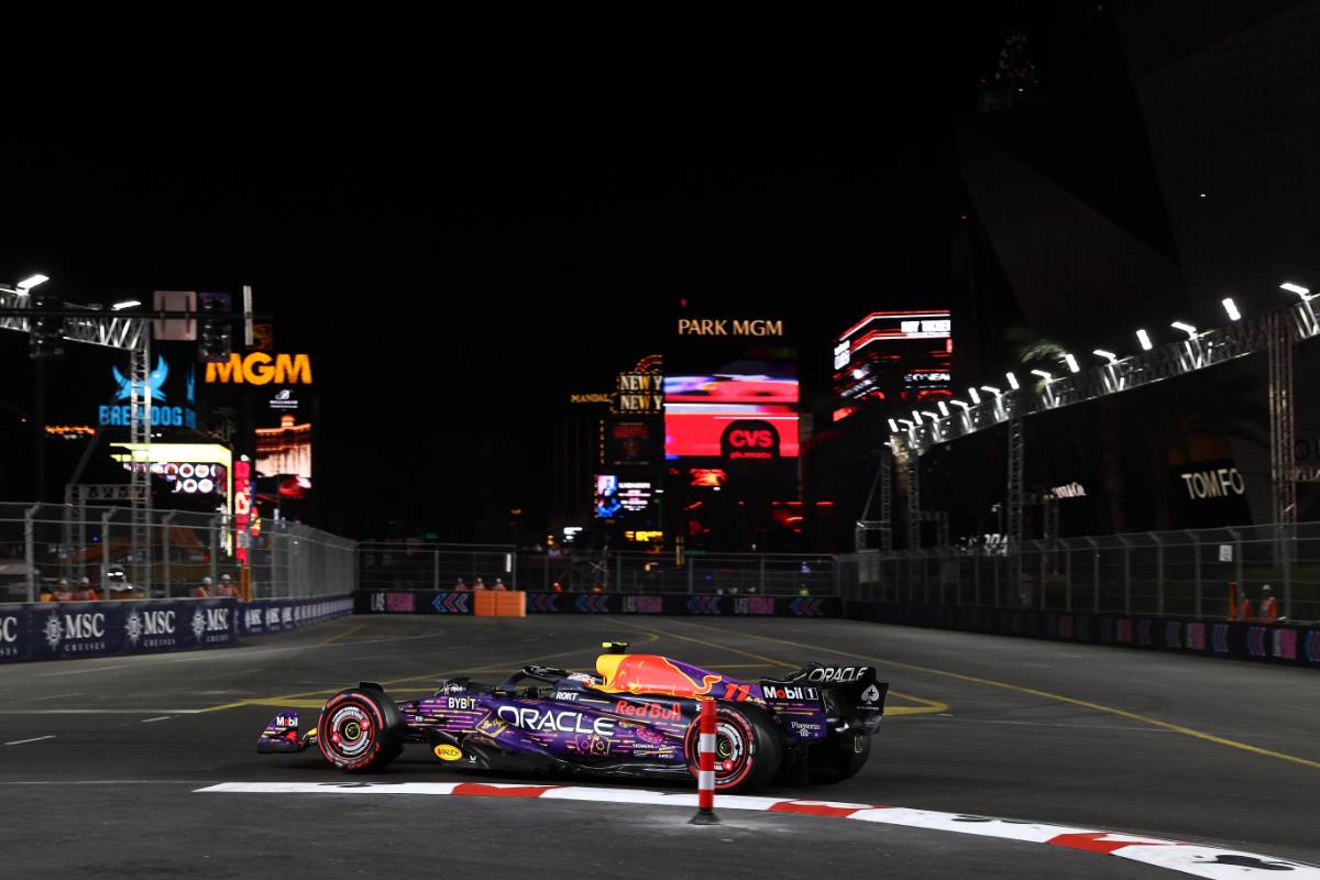 Sergio Perez (MEX) Red Bull Racing RB19. 17.11.2023. Formula 1 World Championship, Rd 22, Las Vegas Grand Prix, Las Vegas, Nevada, USA, Qualifying Day. - www.xpbimages.com, EMail: requests@xpbimages.com © Copyright: Moy / XPB Images