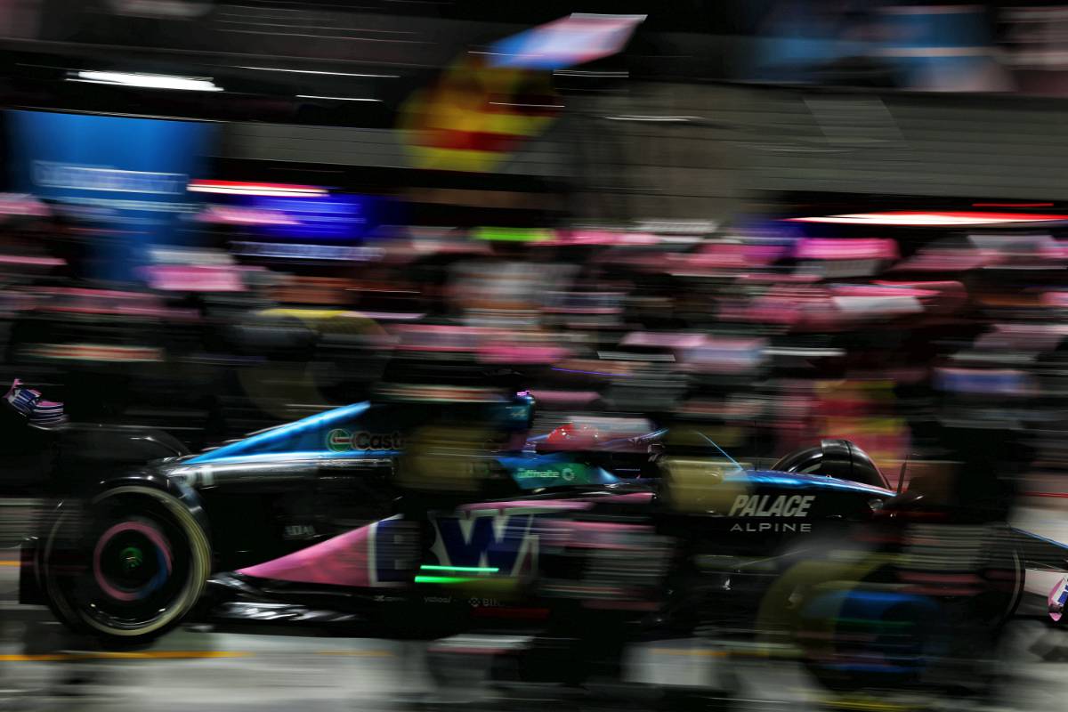 Esteban Ocon (FRA) Alpine F1 Team A523 makes a pit stop.
18.11.2023. Formula 1 World Championship, Rd 22, Las Vegas Grand Prix, Las Vegas, Nevada, USA, Race Day.
- www.xpbimages.com, EMail: requests@xpbimages.com © Copyright: Charniaux / XPB Images