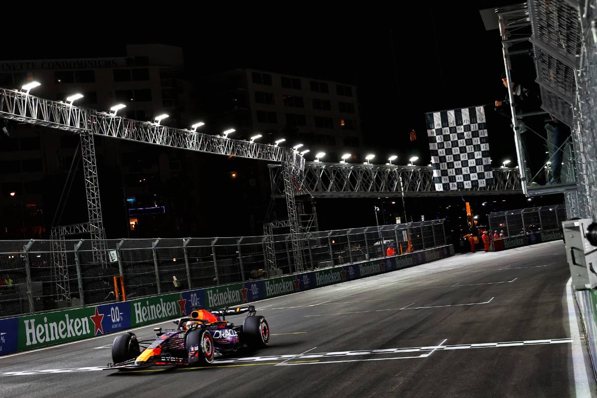 Race winner Max Verstappen (NLD) Red Bull Racing RB19 takes the chequered flag at the end of the race. 18.11.2023. Formula 1 World Championship, Rd 22, Las Vegas Grand Prix, Las Vegas, Nevada, USA, Race Day. - www.xpbimages.com, EMail: requests@xpbimages.com © Copyright: Charniaux / XPB Images