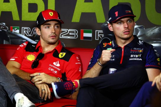 (L to R): Charles Leclerc (MON) Ferrari and Max Verstappen (NLD) Red Bull Racing in the FIA Press Conference.
23.11.2023. Formula 1 World Championship, Rd 23, Abu Dhabi Grand Prix, Yas Marina Circuit, Abu Dhabi, Preparation Day.
- www.xpbimages.com, EMail: requests@xpbimages.com © Copyright: Batchelor / XPB Images