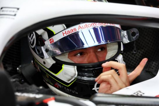 Oliver Bearman (GBR) Haas VF-23 Test Driver.
24.11.2023. Formula 1 World Championship, Rd 23, Abu Dhabi Grand Prix, Yas Marina Circuit, Abu Dhabi, Practice Day.
- www.xpbimages.com, EMail: requests@xpbimages.com © Copyright: Batchelor / XPB Images