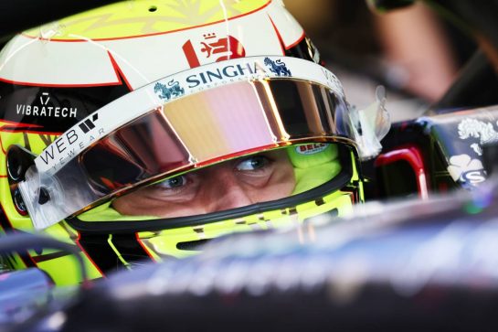 Theo Pourchaire (FRA) Alfa Romeo F1 Team C43 Reserve Driver.
24.11.2023. Formula 1 World Championship, Rd 23, Abu Dhabi Grand Prix, Yas Marina Circuit, Abu Dhabi, Practice Day.
- www.xpbimages.com, EMail: requests@xpbimages.com © Copyright: Moy / XPB Images