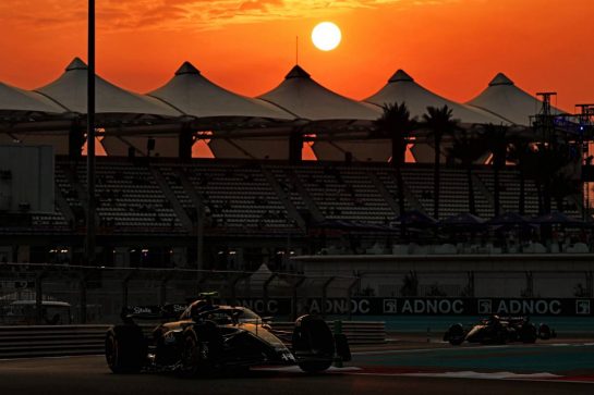 Zhou Guanyu (CHN) Alfa Romeo F1 Team C43.
24.11.2023. Formula 1 World Championship, Rd 23, Abu Dhabi Grand Prix, Yas Marina Circuit, Abu Dhabi, Practice Day.
- www.xpbimages.com, EMail: requests@xpbimages.com © Copyright: Moy / XPB Images
