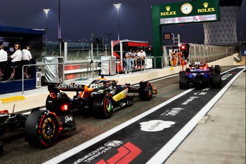 Oscar Piastri (AUS) McLaren MCL60 leaves the pits. 24.11.2023. Formula 1 World Championship, Rd 23, Abu Dhabi Grand Prix, Yas Marina Circuit, Abu Dhabi, Practice Day. - www.xpbimages.com, EMail: requests@xpbimages.com © Copyright: Batchelor / XPB Images