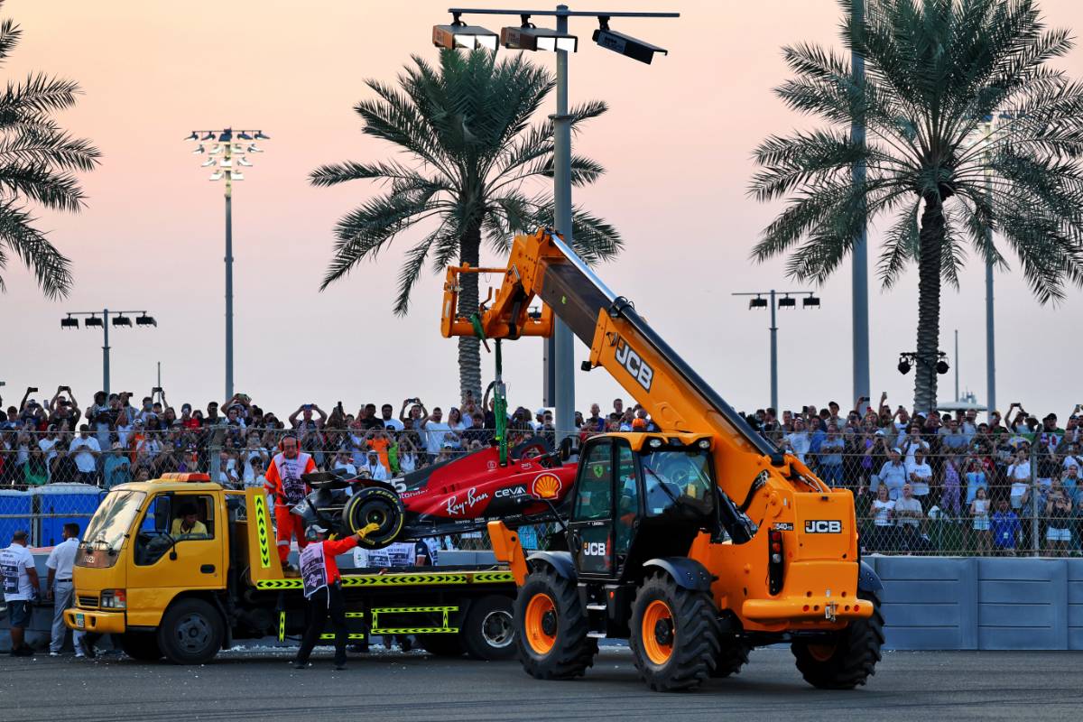 Carlos Sainz Jr (ESP) Ferrari SF-23 crashed in the second practice session.
24.11.2023. Formula 1 World Championship, Rd 23, Abu Dhabi Grand Prix, Yas Marina Circuit, Abu Dhabi, Practice Day.
- www.xpbimages.com, EMail: requests@xpbimages.com © Copyright: Charniaux / XPB Images