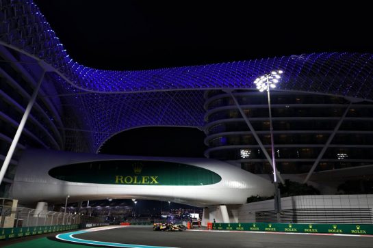 Oscar Piastri (AUS) McLaren MCL60.
24.11.2023. Formula 1 World Championship, Rd 23, Abu Dhabi Grand Prix, Yas Marina Circuit, Abu Dhabi, Practice Day.
- www.xpbimages.com, EMail: requests@xpbimages.com © Copyright: Moy / XPB Images