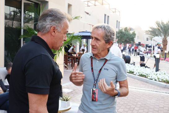 (L to R): Jean Alesi (FRA) with Alain Prost (FRA).
24.11.2023. Formula 1 World Championship, Rd 23, Abu Dhabi Grand Prix, Yas Marina Circuit, Abu Dhabi, Practice Day.
- www.xpbimages.com, EMail: requests@xpbimages.com © Copyright: Moy / XPB Images