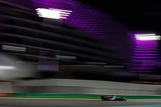 Kevin Magnussen (DEN) Haas VF-23.
25.11.2023. Formula 1 World Championship, Rd 23, Abu Dhabi Grand Prix, Yas Marina Circuit, Abu Dhabi, Qualifying Day.
- www.xpbimages.com, EMail: requests@xpbimages.com © Copyright: Charniaux / XPB Images