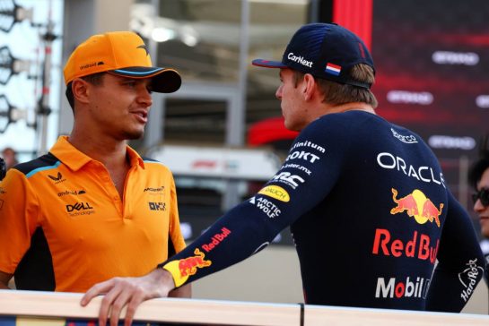(L to R): Lando Norris (GBR) McLaren with Max Verstappen (NLD) Red Bull Racing on the drivers' parade.
26.11.2023. Formula 1 World Championship, Rd 23, Abu Dhabi Grand Prix, Yas Marina Circuit, Abu Dhabi, Race Day.
 - www.xpbimages.com, EMail: requests@xpbimages.com © Copyright: Coates / XPB Images