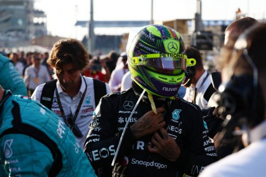 Lewis Hamilton (GBR) Mercedes AMG F1 on the grid.
26.11.2023. Formula 1 World Championship, Rd 23, Abu Dhabi Grand Prix, Yas Marina Circuit, Abu Dhabi, Race Day.
 - www.xpbimages.com, EMail: requests@xpbimages.com © Copyright: Coates / XPB Images