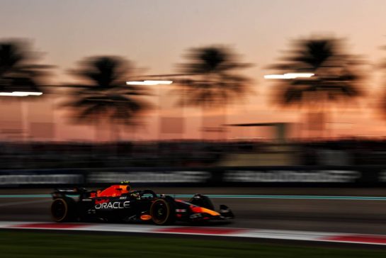 Sergio Perez (MEX) Red Bull Racing RB19.
26.11.2023. Formula 1 World Championship, Rd 23, Abu Dhabi Grand Prix, Yas Marina Circuit, Abu Dhabi, Race Day.
 - www.xpbimages.com, EMail: requests@xpbimages.com © Copyright: Coates / XPB Images