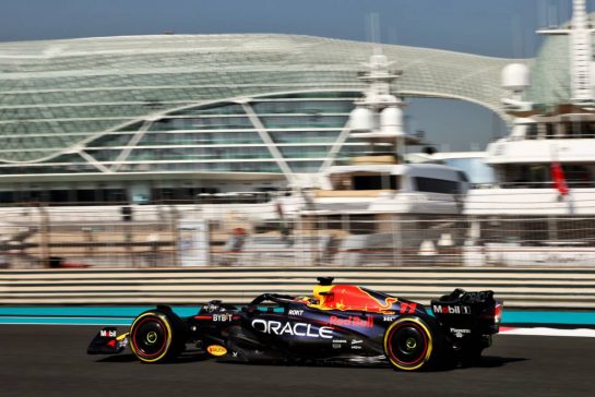 Sergio Perez (MEX) Red Bull Racing RB19.
28.11.2023. Formula 1 Testing, Yas Marina Circuit, Abu Dhabi, Tuesday.
- www.xpbimages.com, EMail: requests@xpbimages.com © Copyright: Batchelor / XPB Images