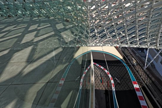 Daniel Ricciardo (AUS) AlphaTauri AT04.
28.11.2023. Formula 1 Testing, Yas Marina Circuit, Abu Dhabi, Tuesday.
- www.xpbimages.com, EMail: requests@xpbimages.com © Copyright: Moy / XPB Images