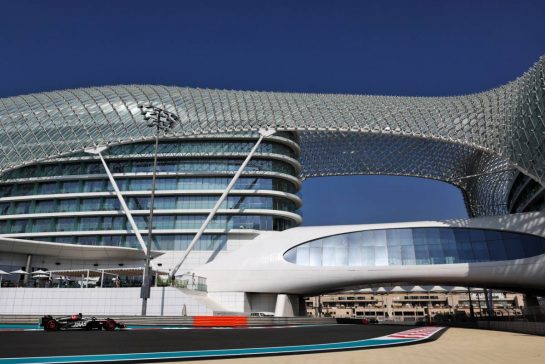 Oliver Bearman (GBR) Haas VF-23 Test Driver.
28.11.2023. Formula 1 Testing, Yas Marina Circuit, Abu Dhabi, Tuesday.
- www.xpbimages.com, EMail: requests@xpbimages.com © Copyright: Moy / XPB Images