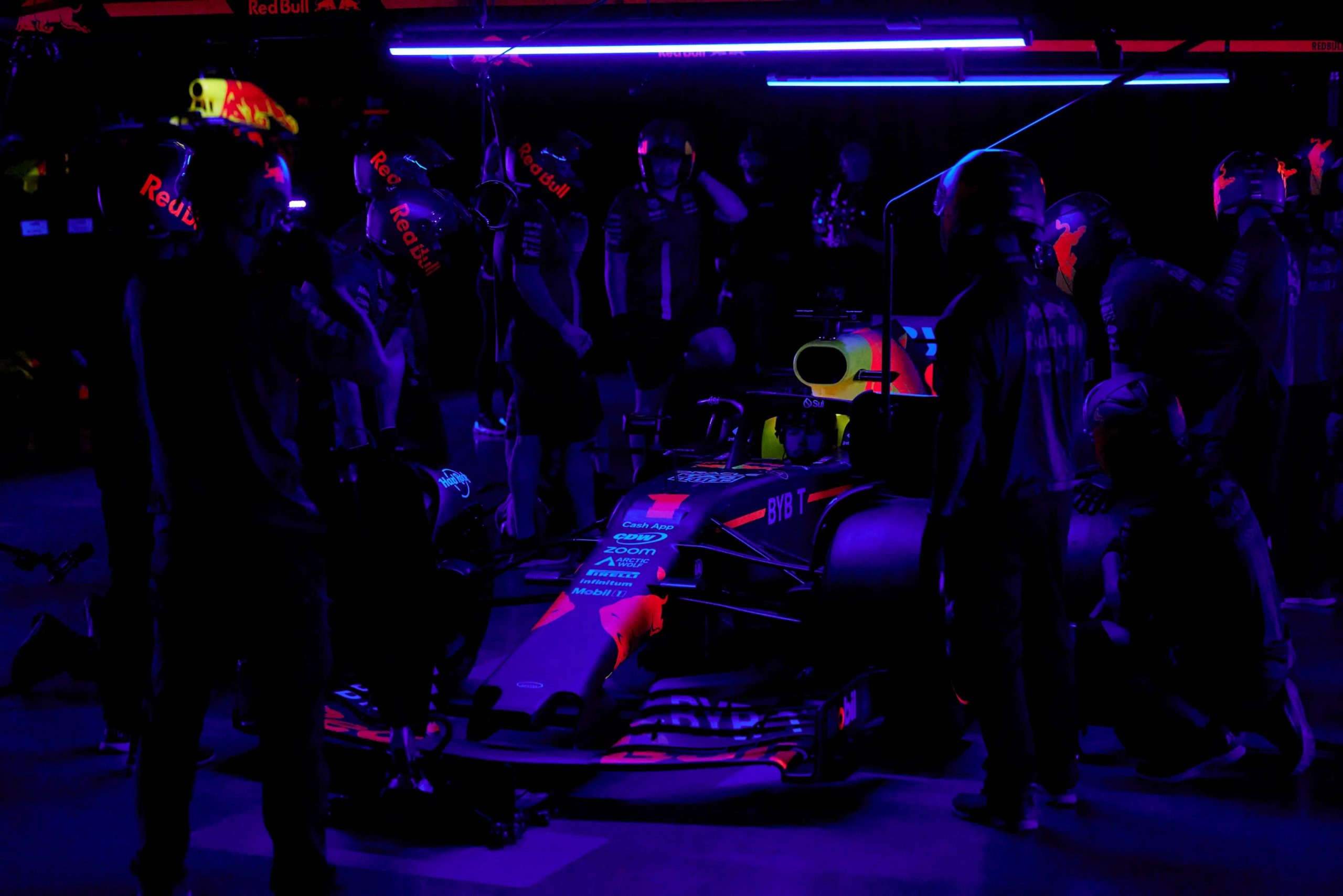 Video: Red Bull’s pitch black perfect pit stop Video: Red Bull’s pitch black perfect pit stop