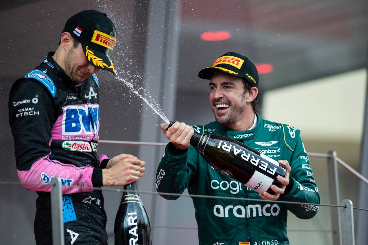 Fernando Alonso (ESP) Aston Martin F1 Team celebrates his second position with third placed Esteban Ocon (FRA) Alpine F1 Team on the podium.
28.05.2023. Formula 1 World Championship, Rd 7, Monaco Grand Prix, Monte Carlo, Monaco, Race Day.
- www.xpbimages.com, EMail: requests@xpbimages.com © Copyright: Price / XPB Images