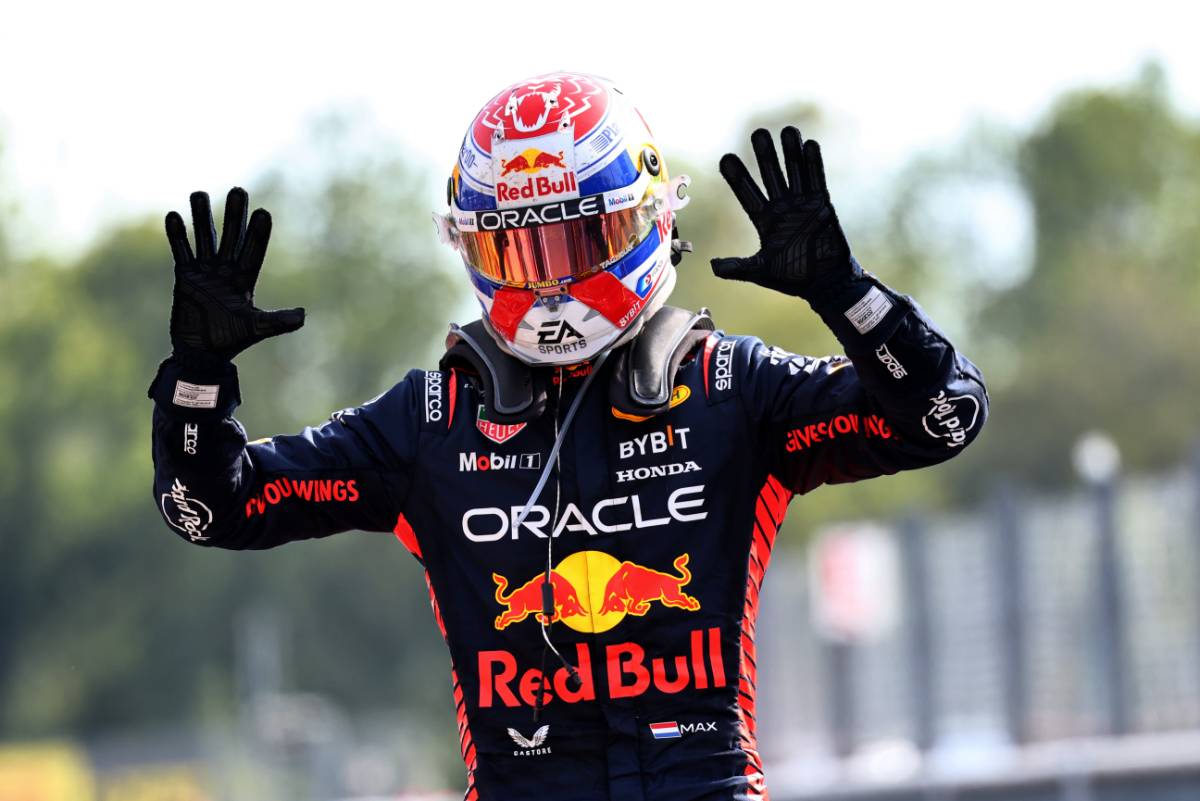 Race winner Max Verstappen (NLD) Red Bull Racing celebrates in parc ferme. 03.09.2023. Formula 1 World Championship, Rd 15, Italian Grand Prix, Monza, Italy, Race Day. - www.xpbimages.com, EMail: requests@xpbimages.com © Copyright: Charniaux / XPB Images