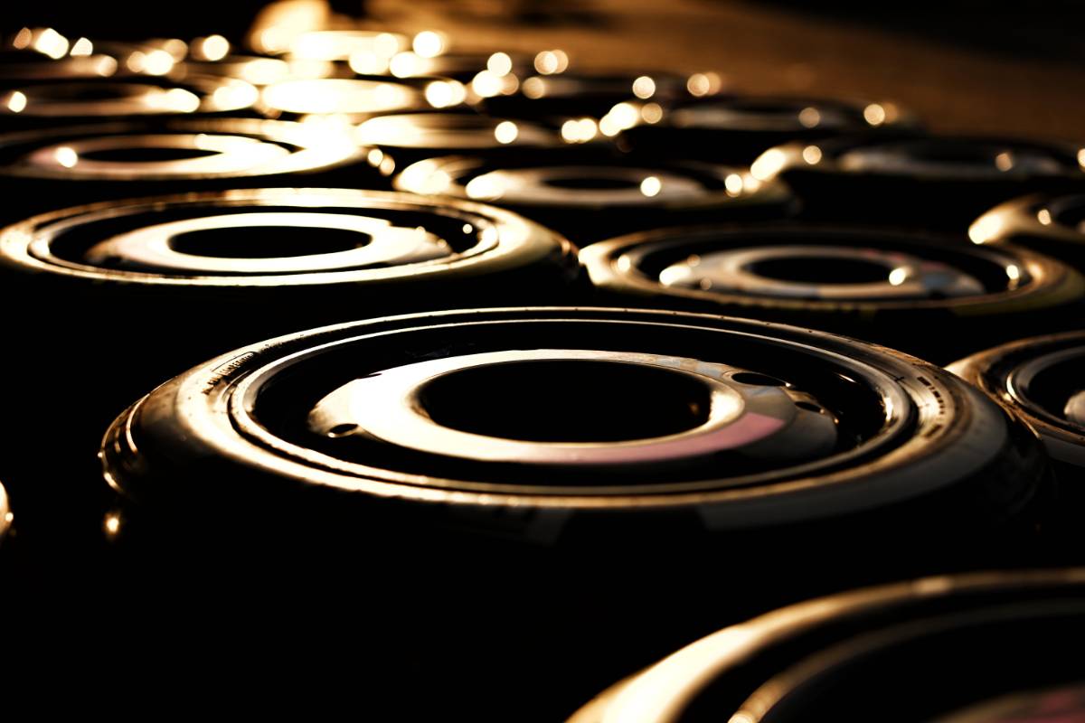 Pirelli tyres 14.11.2023. Formula 1 World Championship, Rd 22, Las Vegas Grand Prix, Las Vegas, Nevada, USA, Preparation Day. - www.xpbimages.com, EMail: requests@xpbimages.com © Copyright: Moy / XPB Images