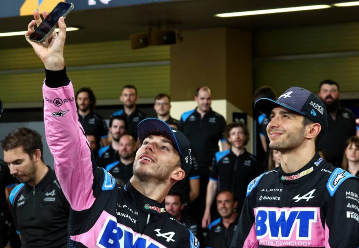 (L to R): Pierre Gasly (FRA) Alpine F1 Team and Esteban Ocon (FRA) Alpine F1 Team at a team photograph. 25.11.2023. Formula 1 World Championship, Rd 23, Abu Dhabi Grand Prix, Yas Marina Circuit, Abu Dhabi, Qualifying Day. - www.xpbimages.com, EMail: requests@xpbimages.com © Copyright: Coates / XPB Images
