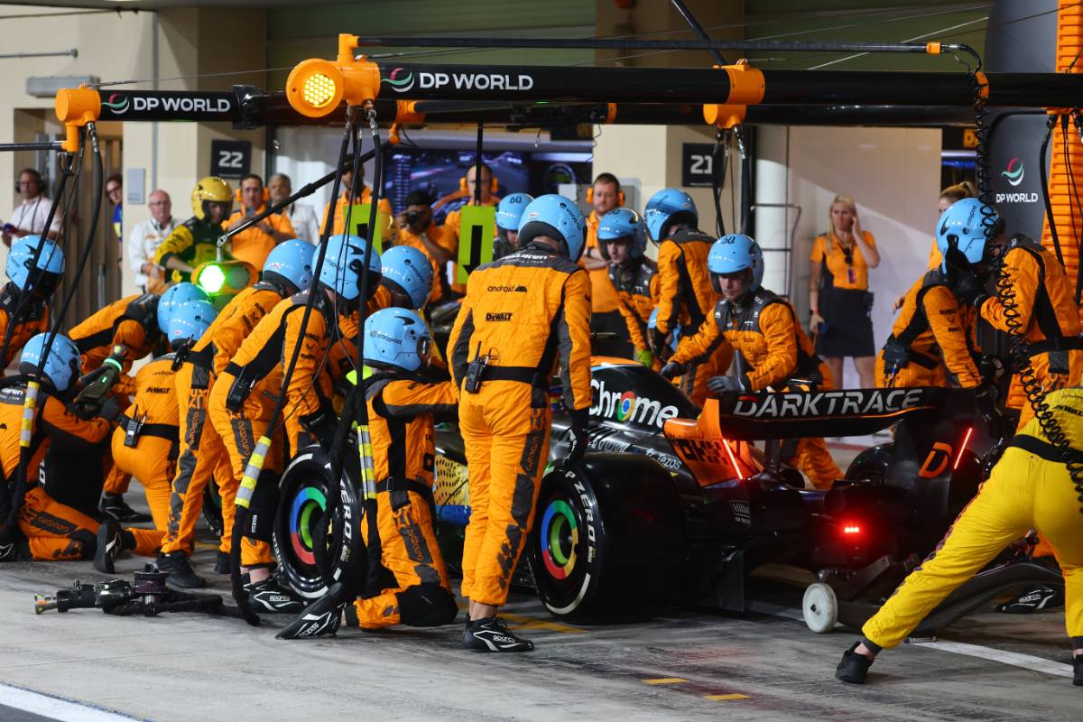 Oscar Piastri (AUS) McLaren MCL60 makes a pit stop. 26.11.2023. Formula 1 World Championship, Rd 23, Abu Dhabi Grand Prix, Yas Marina Circuit, Abu Dhabi, Race Day. - www.xpbimages.com, EMail: requests@xpbimages.com © Copyright: Batchelor / XPB Images