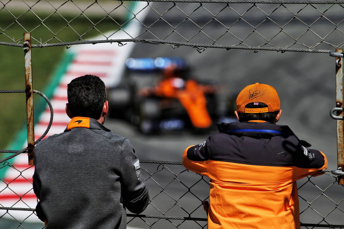 (L to R): Andrea Stella (ITA) McLaren Performance Director and Lando Norris (GBR) McLaren watch Oliver Turvey (GBR) McLaren MCL34 Test Driver in action. 15.05.2019. Formula One In Season Testing, Day Two, Barcelona, Spain. Wednesday. - www.xpbimages.com, EMail: requests@xpbimages.com - copy of publication required for printed pictures. Every used picture is fee-liable. © Copyright: Batchelor / XPB Images