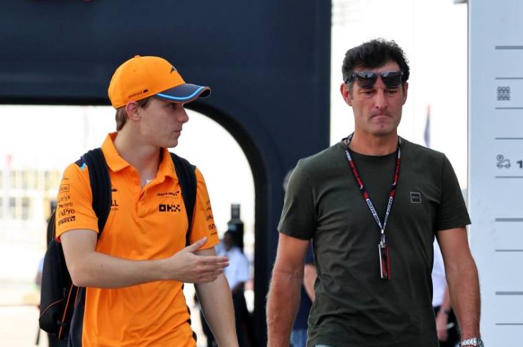 (L to R): Oscar Piastri (AUS) McLaren with Mark Webber (AUS) Channel 4 Presenter / Driver Manager. 06.10.2023 Formula 1 World Championship, Rd 18, Qatar Grand Prix, Doha, Qatar, Qualifying Day. - www.xpbimages.com, EMail: requests@xpbimages.com © Copyright: Moy / XPB Images