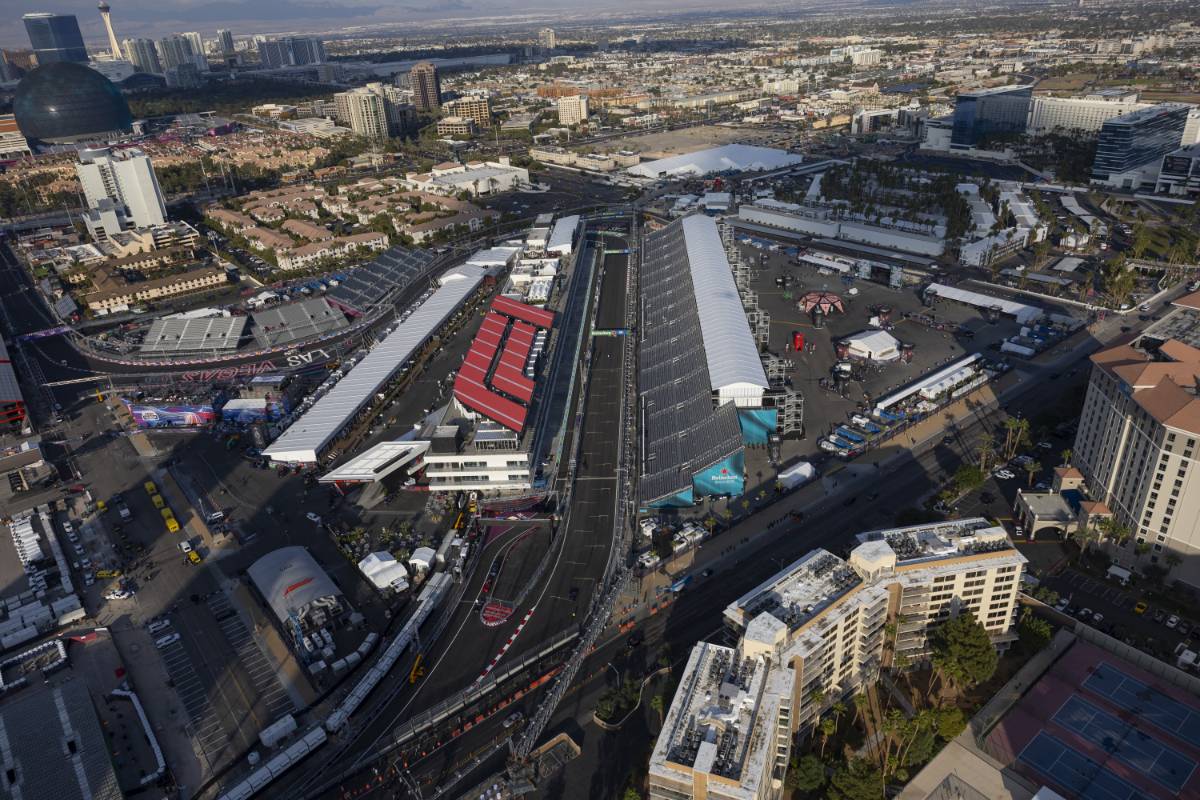 An aerial view of the circuit. 16.11.2023. Formula 1 World Championship, Rd 22, Las Vegas Grand Prix, Las Vegas, Nevada, USA, Practice Day. - www.xpbimages.com, EMail: requests@xpbimages.com © Copyright: XPB Images