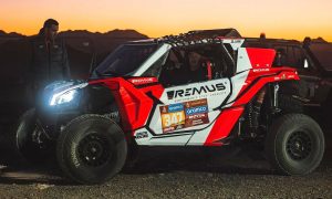 Lukas Lauda makes Dakar debut with father’s F1 colors