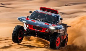 Sainz Sr. powers to early lead in Dakar rally