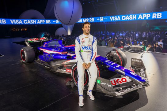 2024 Visa Cash App RB Car Launch in Las Vegas LAS VEGAS, NEVADA - FEBRUARY 08: Daniel Ricciardo of Australia and Visa Cash App RB poses for a photo with the Visa Cash App RB VCARB 01 at the Visa Cash App RB Livery Launch Event Las Vegas on February 08, 2024 in Las Vegas, Nevada. (Photo by Jesse Grant/Getty Images for Visa Cash App RB) // Getty Images / Red Bull Content Pool // SI202402090085 // Usage for editorial use only //