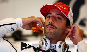 Ricciardo ‘thrown’ by timing of Hamilton to Ferrari announcement