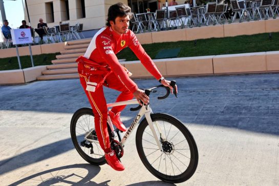 Carlos Sainz Jr (ESP) Ferrari.
21.02.2024. Formula 1 Testing, Sakhir, Bahrain, Day One.
- www.xpbimages.com, EMail: requests@xpbimages.com © Copyright: Batchelor / XPB Images