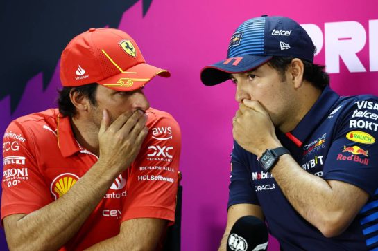 (L to R): Carlos Sainz Jr (ESP) Ferrari and Sergio Perez (MEX) Red Bull Racing in the FIA Press Conference.
21.02.2024. Formula 1 Testing, Sakhir, Bahrain, Day One.
- www.xpbimages.com, EMail: requests@xpbimages.com © Copyright: Charniaux / XPB Images