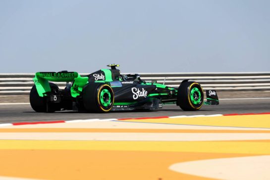 Zhou Guanyu (CHN) Sauber C44.
22.02.2024. Formula 1 Testing, Sakhir, Bahrain, Day Two.
- www.xpbimages.com, EMail: requests@xpbimages.com © Copyright: Bearne / XPB Images