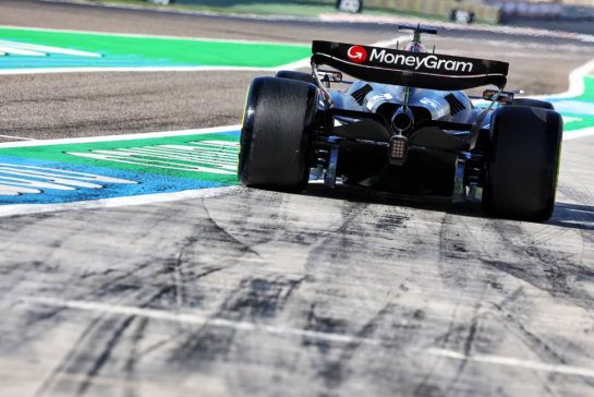 Kevin Magnussen (DEN) Haas VF-24.
29.02.2024. Formula 1 World Championship, Rd 1, Bahrain Grand Prix, Sakhir, Bahrain, Practice Day
- www.xpbimages.com, EMail: requests@xpbimages.com © Copyright: Batchelor / XPB Images