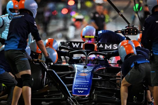 Logan Sargeant (USA) Williams Racing FW46 practices a pit stop.
29.02.2024. Formula 1 World Championship, Rd 1, Bahrain Grand Prix, Sakhir, Bahrain, Practice Day
- www.xpbimages.com, EMail: requests@xpbimages.com © Copyright: Price / XPB Images