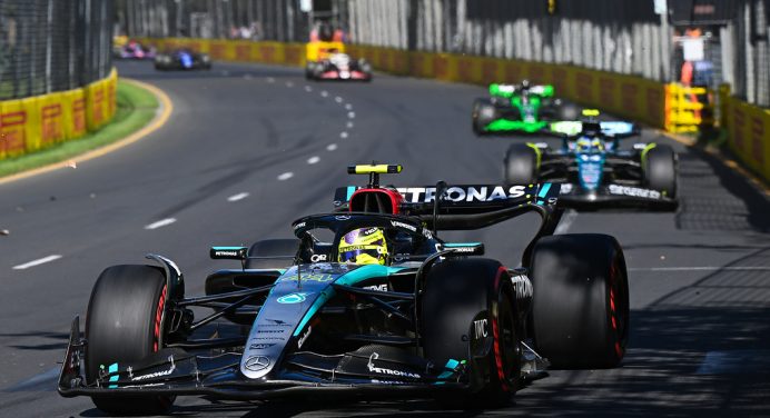 Hamilton declares entire Melbourne weekend 'a real struggle'