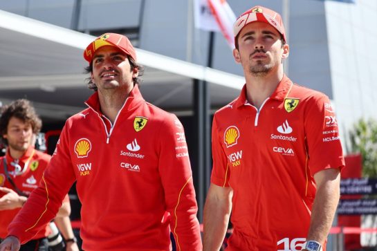(L to R): Carlos Sainz Jr (ESP) Ferrari with Charles Leclerc (MON) Ferrari.
01.03.2024. Formula 1 World Championship, Rd 1, Bahrain Grand Prix, Sakhir, Bahrain, Qualifying Day.
- www.xpbimages.com, EMail: requests@xpbimages.com © Copyright: Batchelor / XPB Images