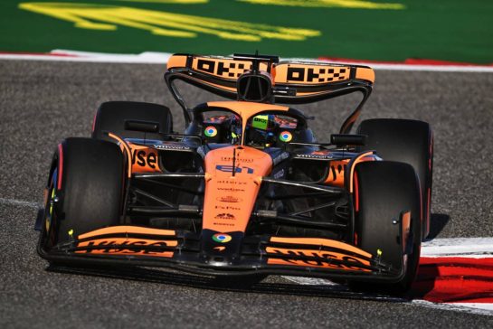 Oscar Piastri (AUS) McLaren MCL38.
01.03.2024. Formula 1 World Championship, Rd 1, Bahrain Grand Prix, Sakhir, Bahrain, Qualifying Day.
- www.xpbimages.com, EMail: requests@xpbimages.com © Copyright: Price / XPB Images