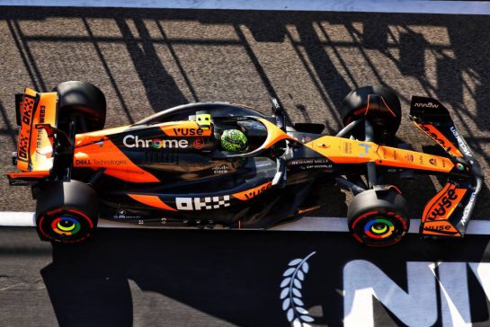 Lando Norris (GBR) McLaren MCL38.
01.03.2024. Formula 1 World Championship, Rd 1, Bahrain Grand Prix, Sakhir, Bahrain, Qualifying Day.
- www.xpbimages.com, EMail: requests@xpbimages.com © Copyright: Coates / XPB Images