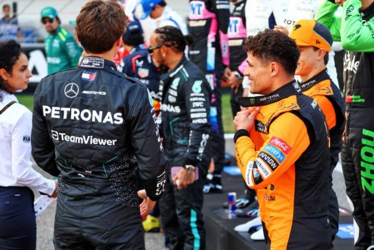 George Russell (GBR) Mercedes AMG F1 with Lando Norris (GBR) McLaren and Oscar Piastri (AUS) McLaren.
02.03.2024. Formula 1 World Championship, Rd 1, Bahrain Grand Prix, Sakhir, Bahrain, Race Day.
- www.xpbimages.com, EMail: requests@xpbimages.com © Copyright: Batchelor / XPB Images