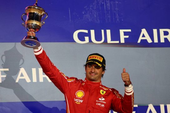 3rd place Carlos Sainz Jr (ESP) Ferrari SF-24. 
02.03.2024. Formula 1 World Championship, Rd 1, Bahrain Grand Prix, Sakhir, Bahrain, Race Day.
- www.xpbimages.com, EMail: requests@xpbimages.com © Copyright: Batchelor / XPB Images