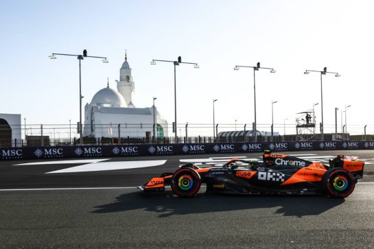 Lando Norris (GBR), McLaren F1 Team 
07.03.2024. Formula 1 World Championship, Rd 2, Saudi Arabian Grand Prix, Jeddah, Saudi Arabia, Practice Day.
- www.xpbimages.com, EMail: requests@xpbimages.com © Copyright: Charniaux / XPB Images