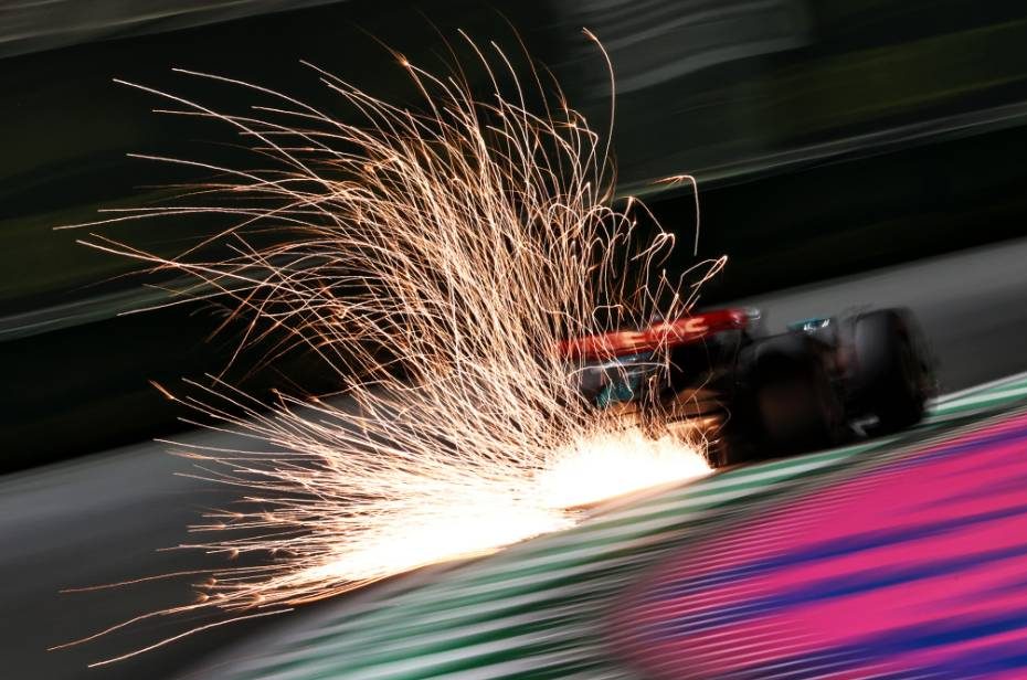 George Russell (GBR) Mercedes AMG F1 W15 sends sparks flying. 07.03.2024. Formula 1 World Championship, Rd 2, Saudi Arabian Grand Prix, Jeddah, Saudi Arabia, Practice Day. - www.xpbimages.com, EMail: requests@xpbimages.com © Copyright: Charniaux / XPB Images