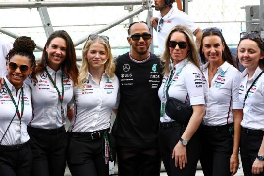 Lewis Hamilton (GBR) Mercedes AMG F1 with female members of the team.
09.03.2024. Formula 1 World Championship, Rd 2, Saudi Arabian Grand Prix, Jeddah, Saudi Arabia, Race Day.
- www.xpbimages.com, EMail: requests@xpbimages.com © Copyright: Coates / XPB Images